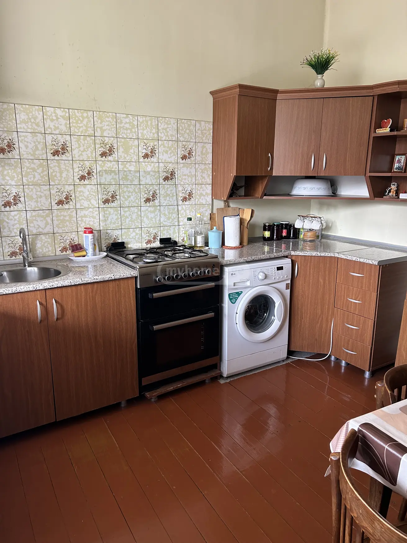For Sale 8 Room Private House Borjomshi view 1