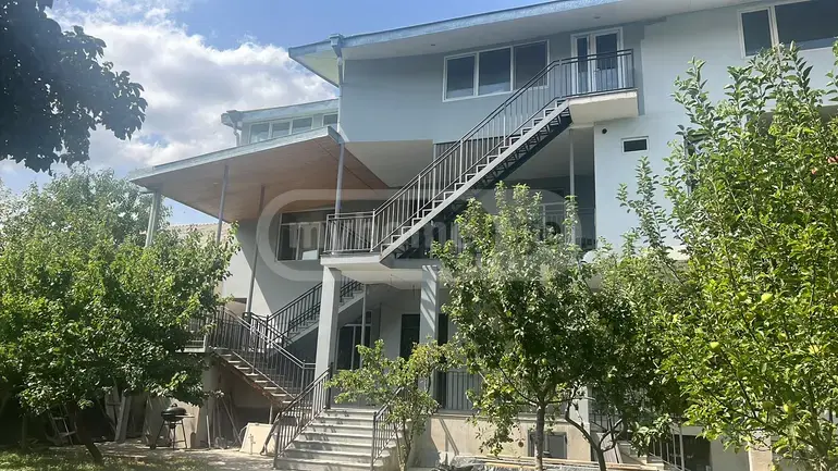 For Sale 10+ Room Private House Tsqnetshi view 1