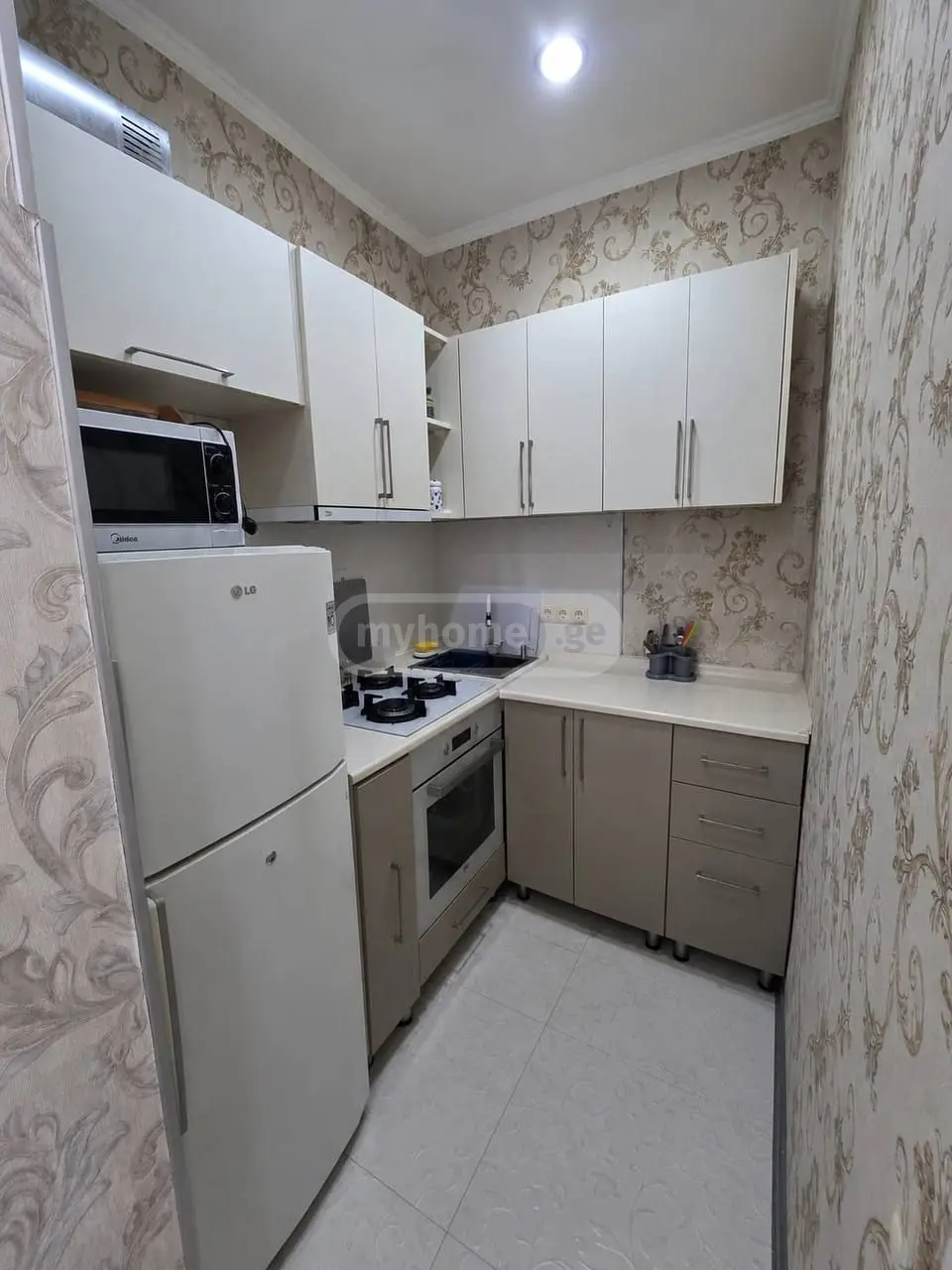For Rent 2 Room Apartment view 1