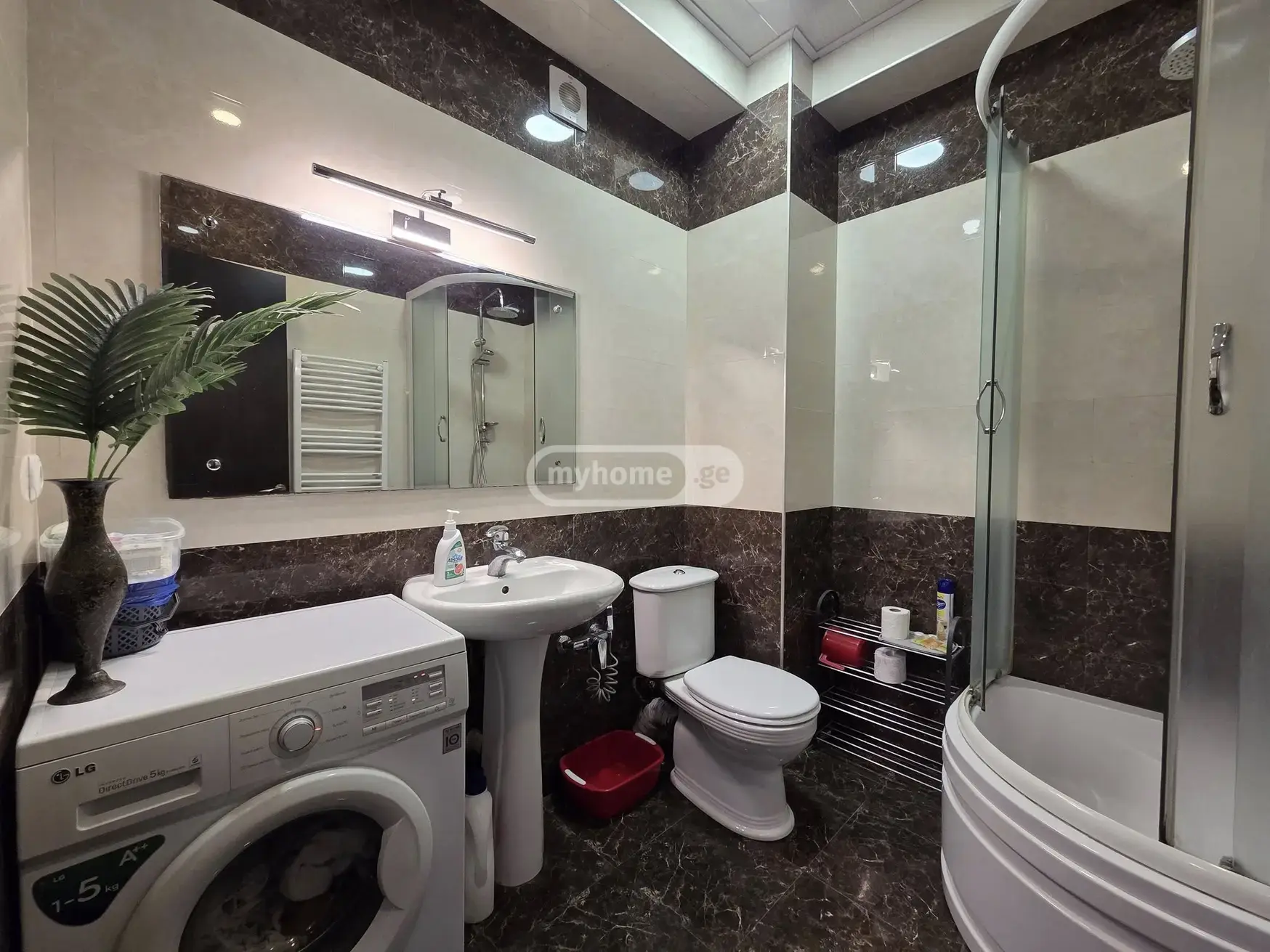 Daily Rent 2 Room Apartment Mtatsmindaze view 8