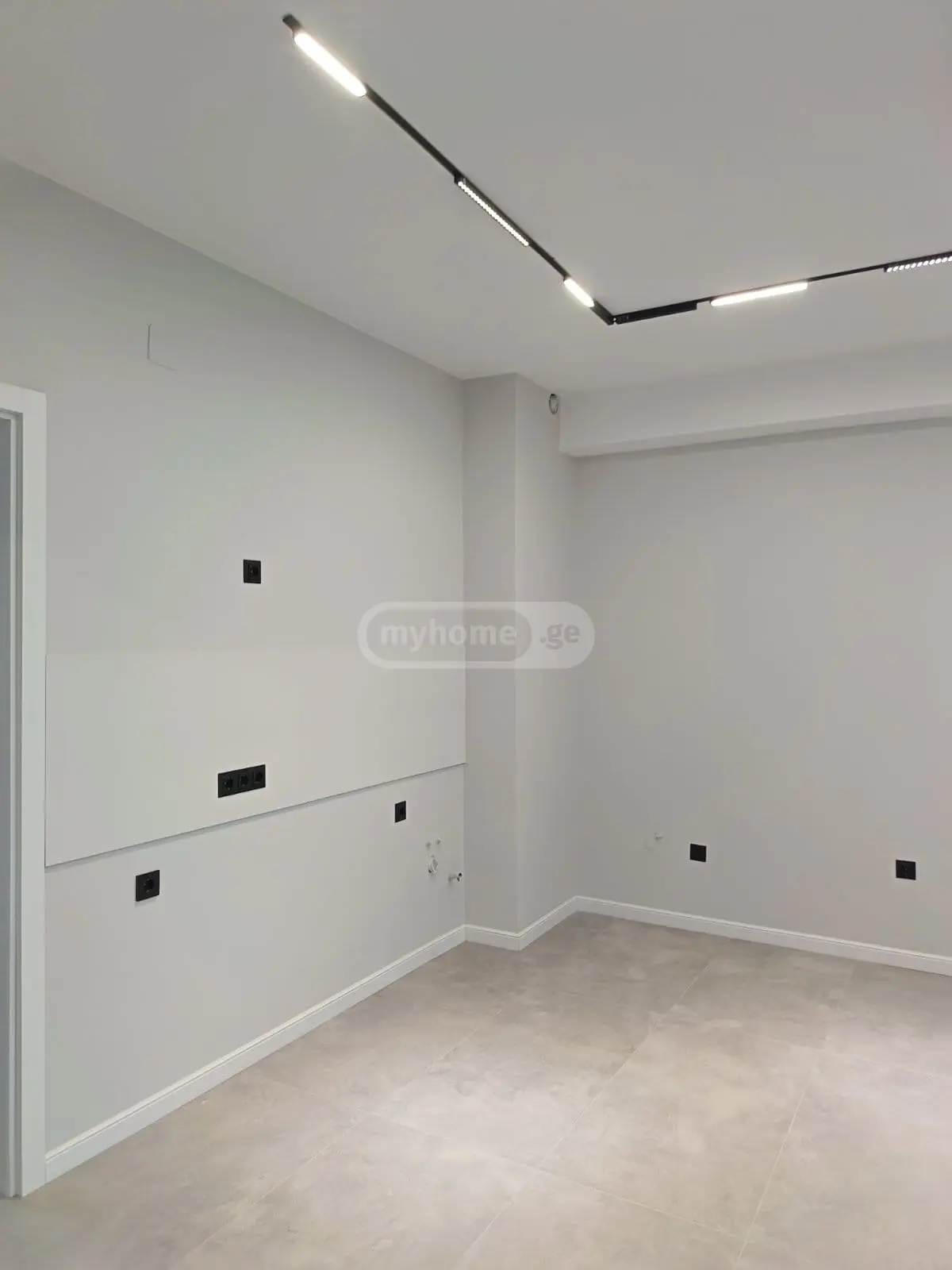 For Sale 3 Room Apartment Kobuletshi view 11