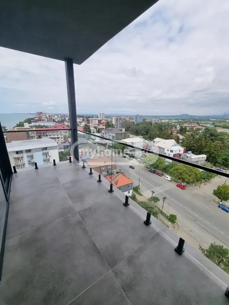 იყიდება 3-ოთახი ბინა Kobuletshiში view 1