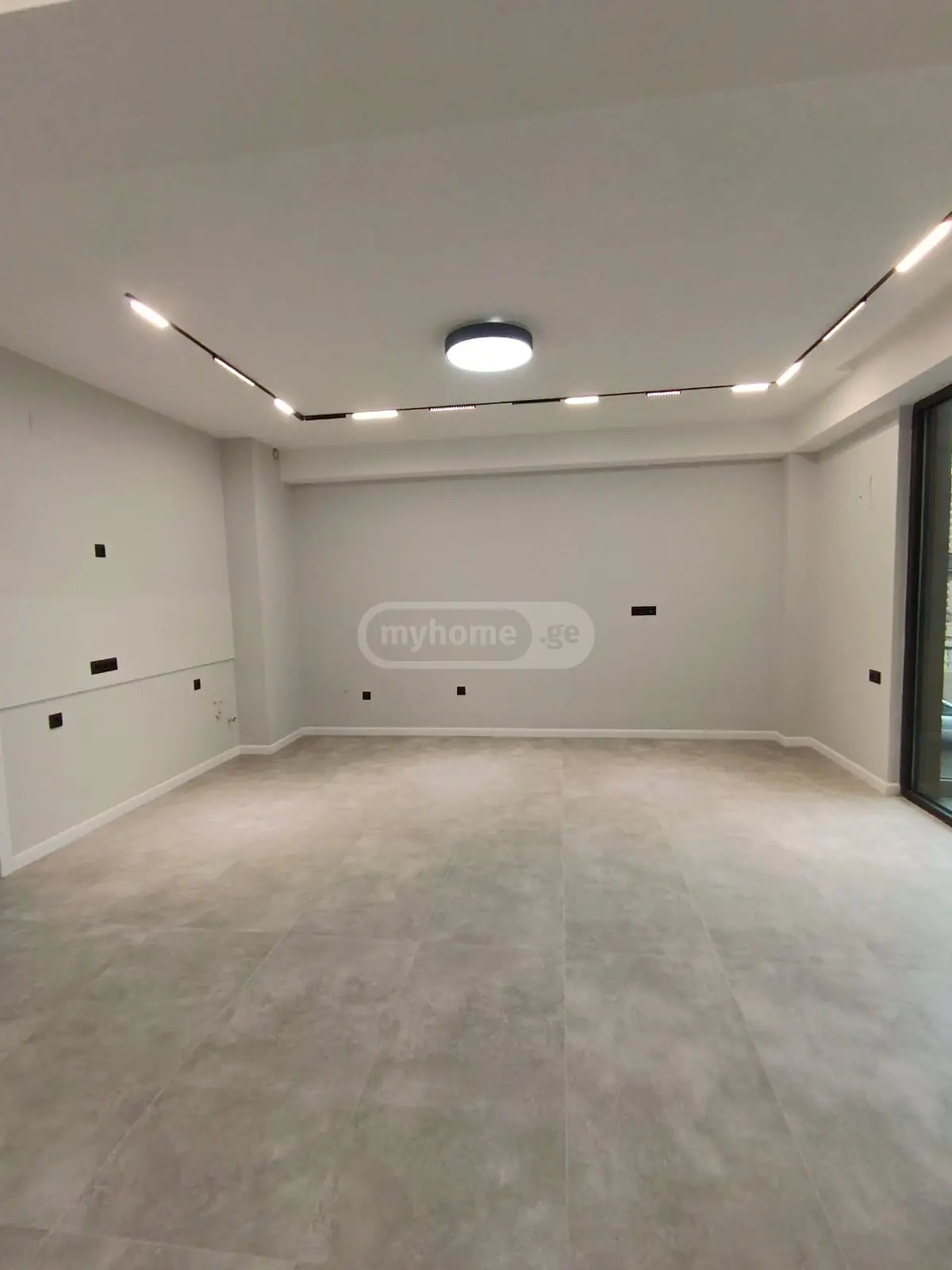 For Sale 3 Room Apartment Kobuletshi view 1