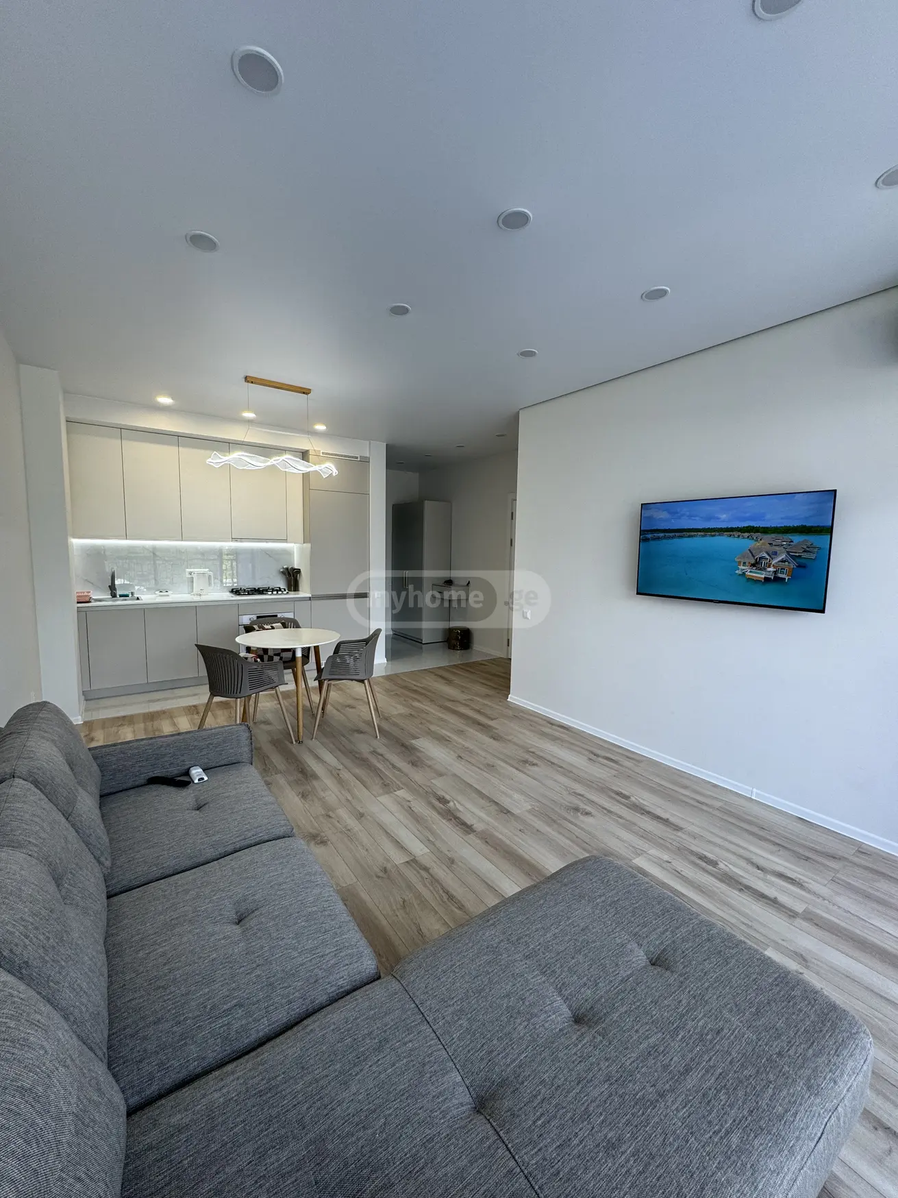 For Rent 2 Room Apartment Kobuletshi view 3