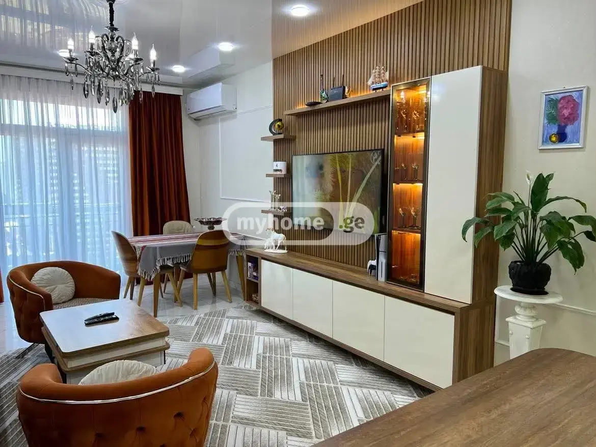 For Sale 3 Room Apartment view 2