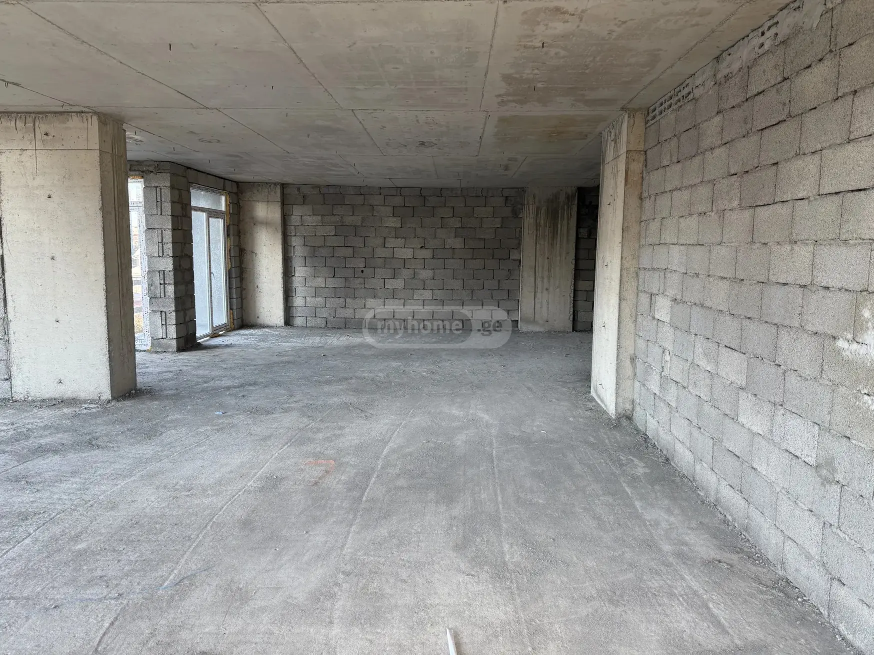 For Sale 4 Room Apartment view 1