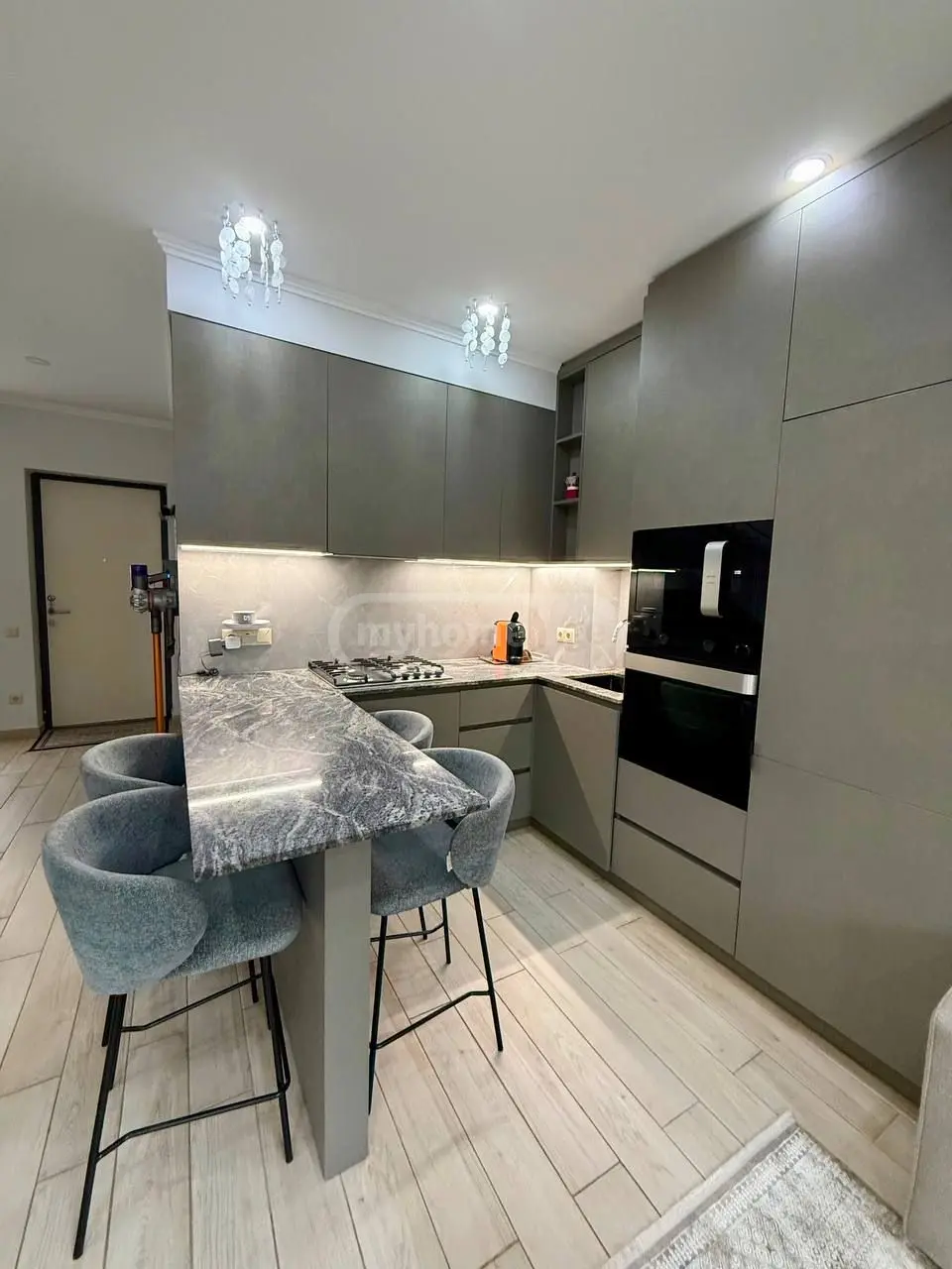 For Sale 3 Room Apartment view 1