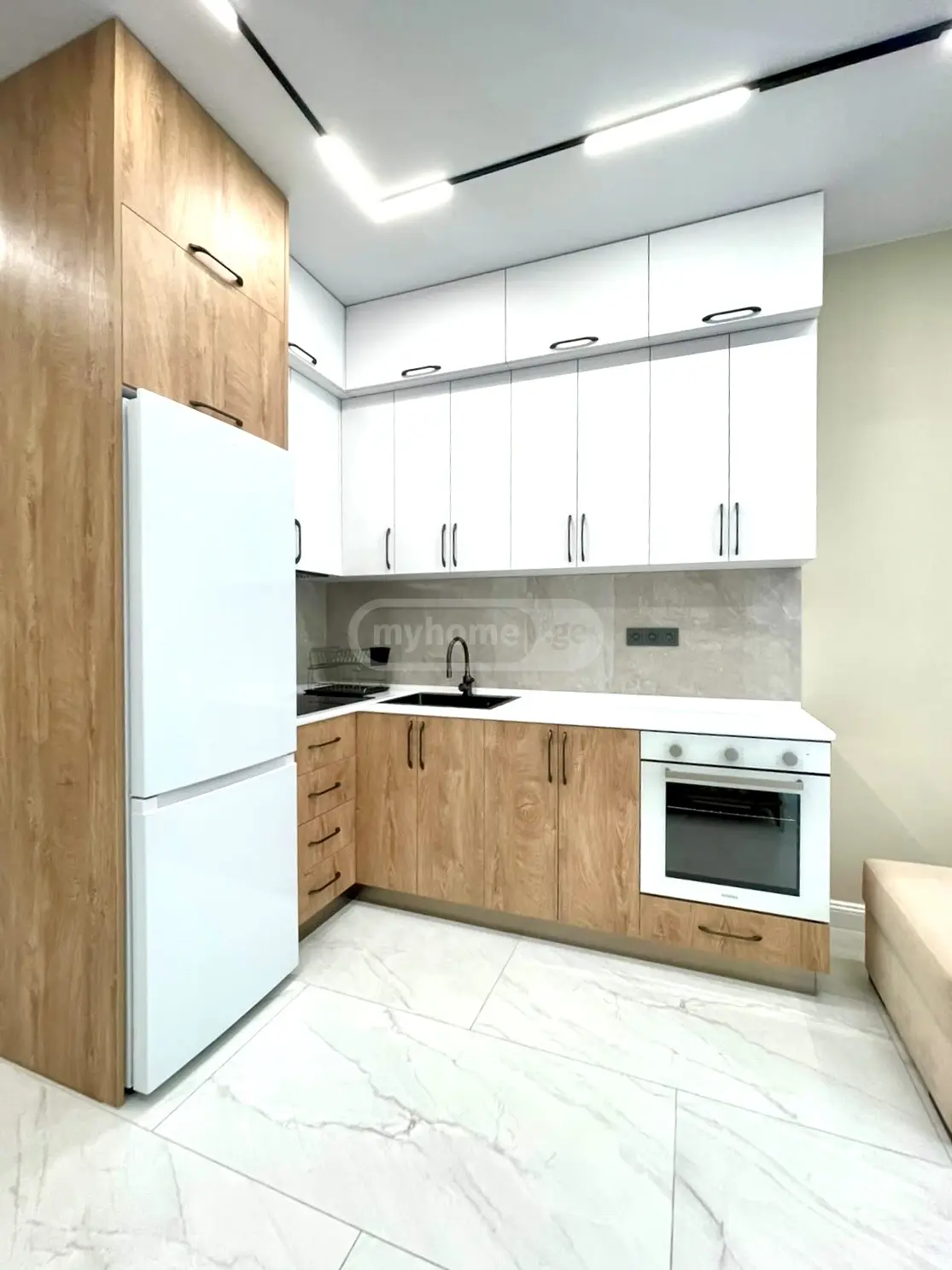 For Rent 2 Room Apartment view 3