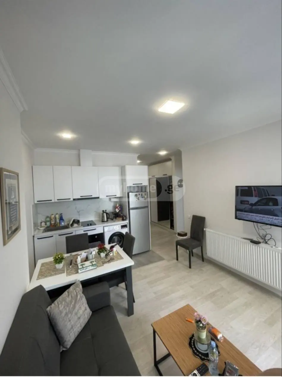 For Sale 3 Room Apartment view 1