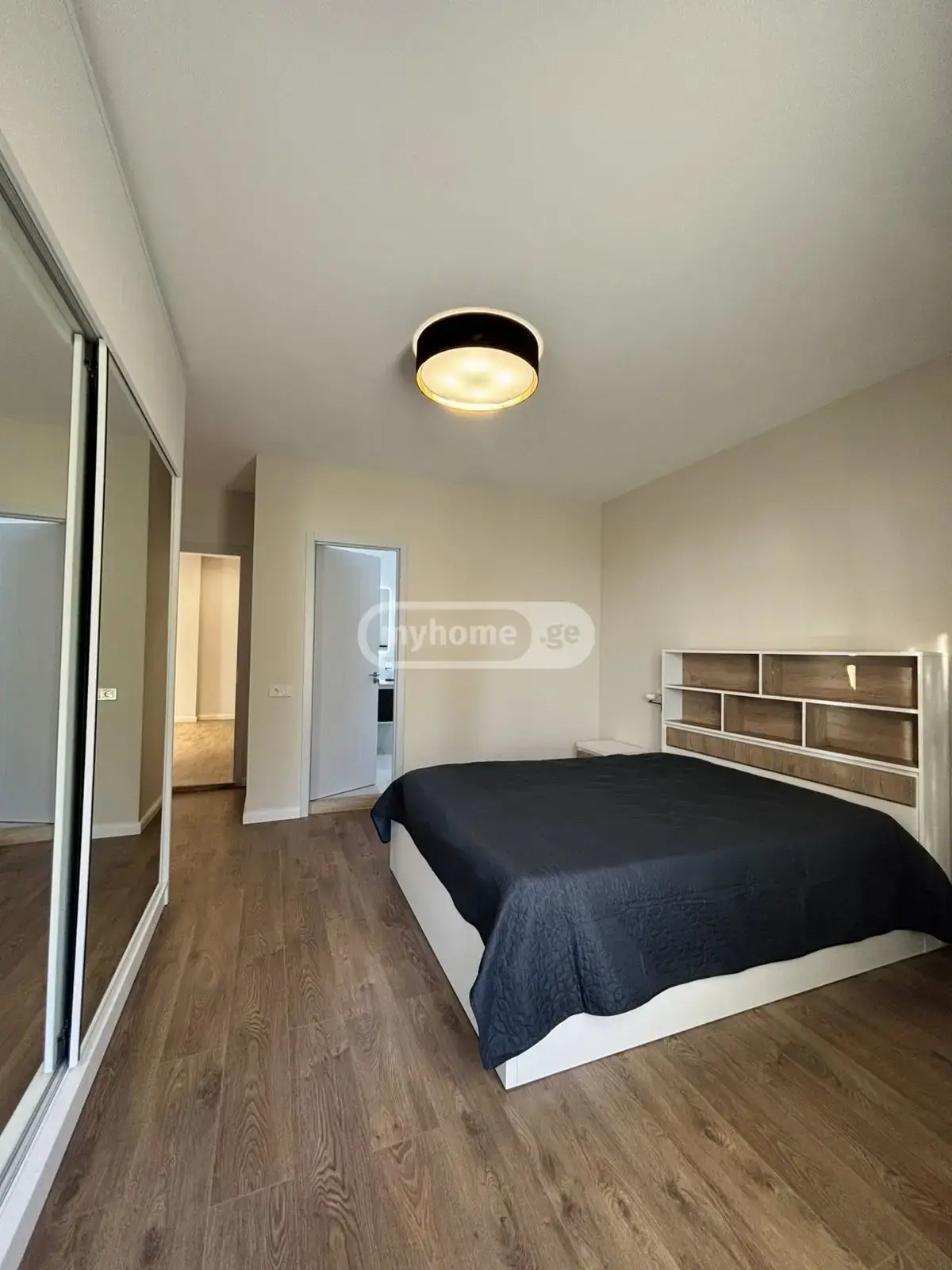 For Sale 7 Room Apartment view 10