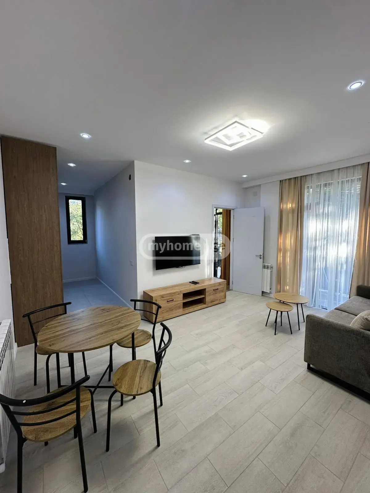 For Sale 7 Room Apartment view 2