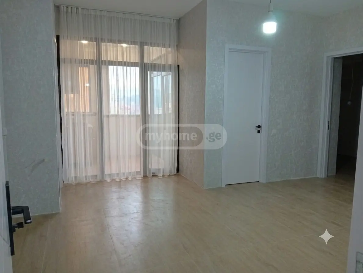 For Sale 8 Room Apartment view 7