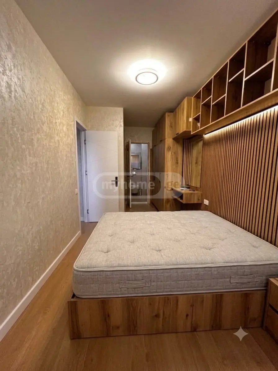 For Sale 8 Room Apartment view 10