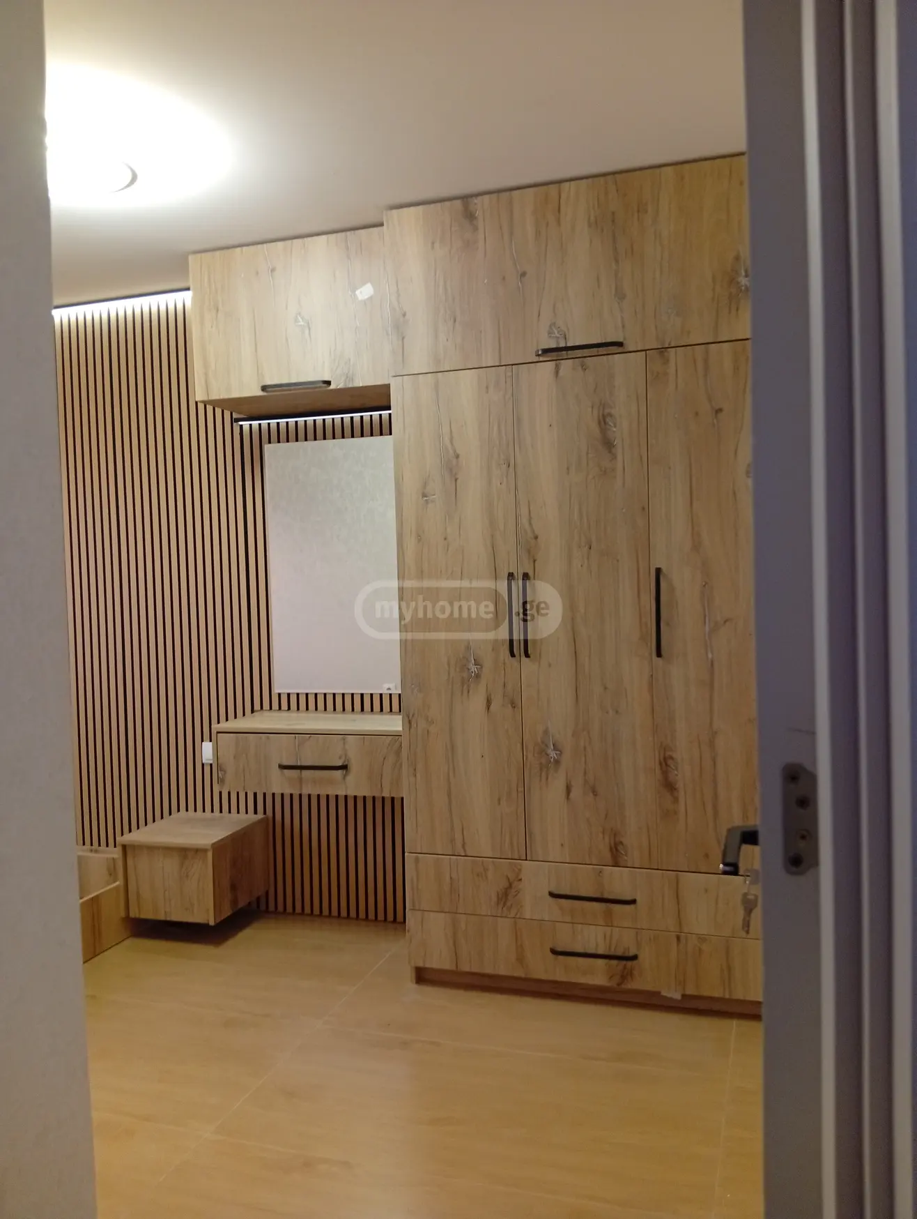 For Sale 8 Room Apartment view 4