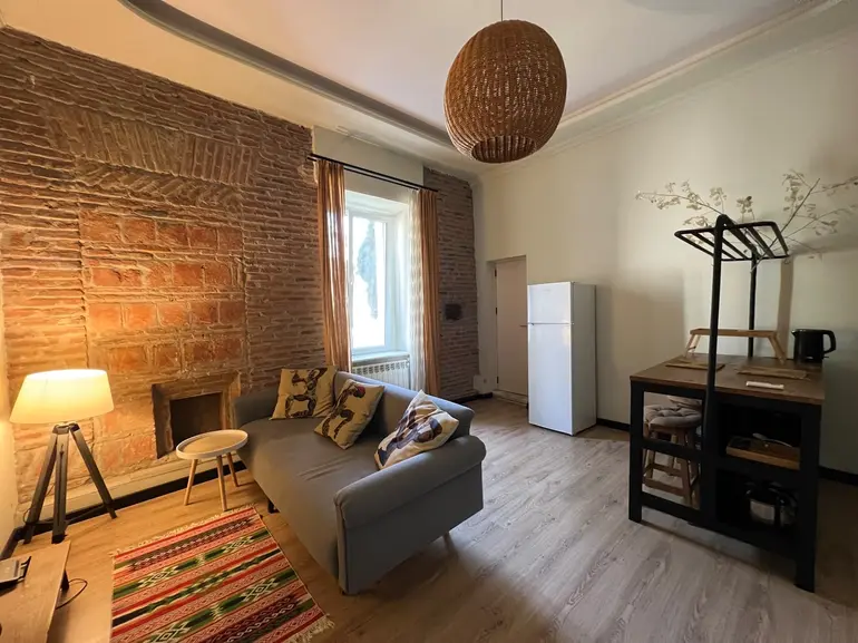 2-room apartment in Sololaki