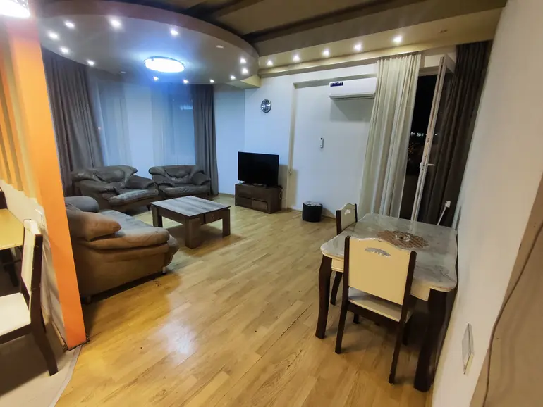 5-room apartment in Saburtalo
