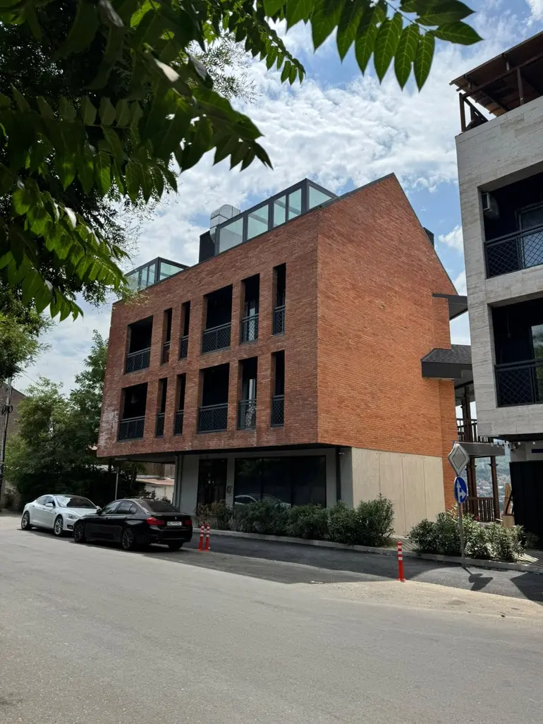 2-Zimmer-Wohnung, Vorontsovi