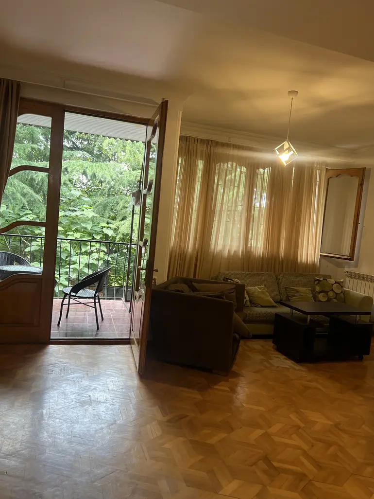 3 odalı daire, Tskneti
