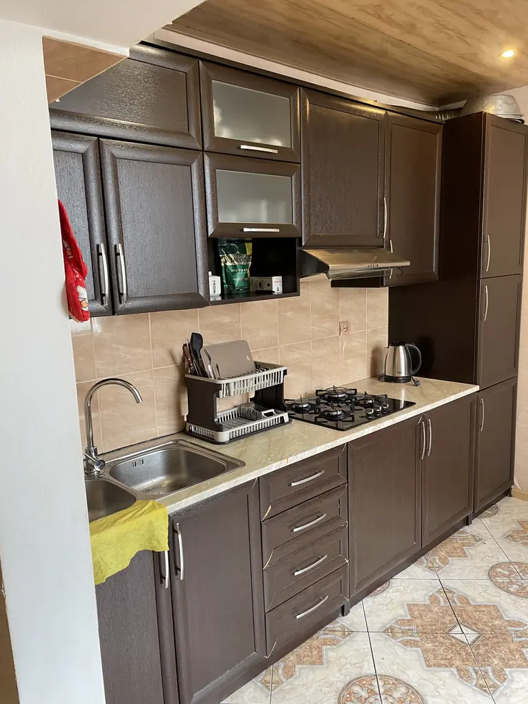 3部屋のマンション、იოანე პეტრიწის ქუჩა