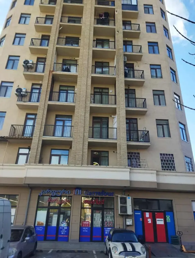 2部屋のマンション、ფარნავაზ მეფის გამზირი