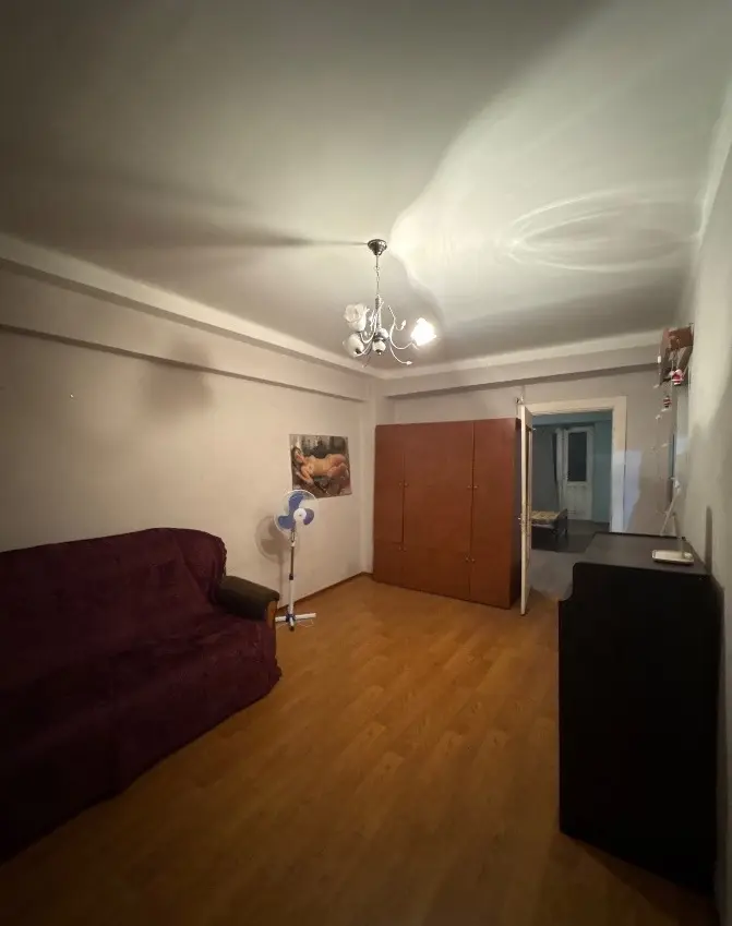 3-Zimmer-Wohnung, Dighomi Massive 4th Block