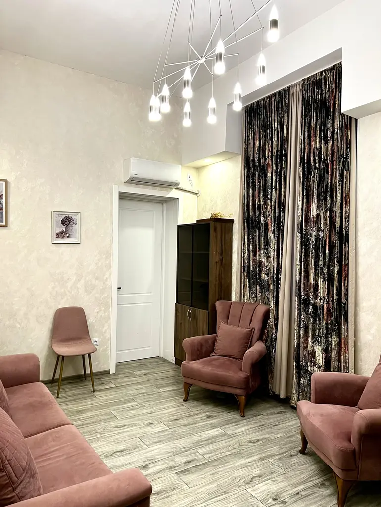 4-room apartment, Sololaki