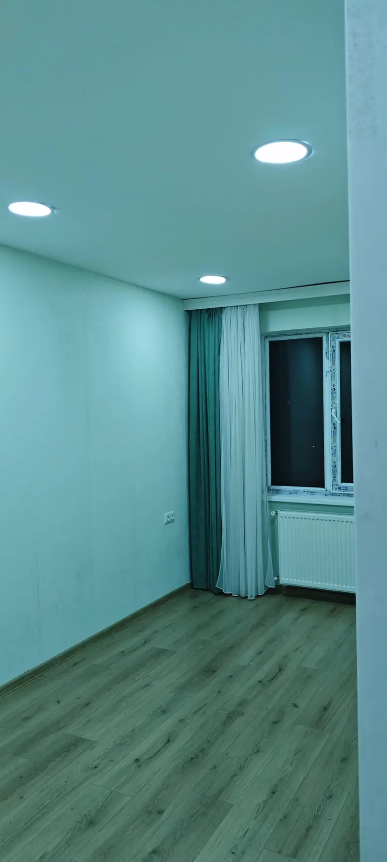 8-room apartment, Lilo