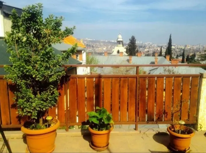 4 odalı daire, Sololaki