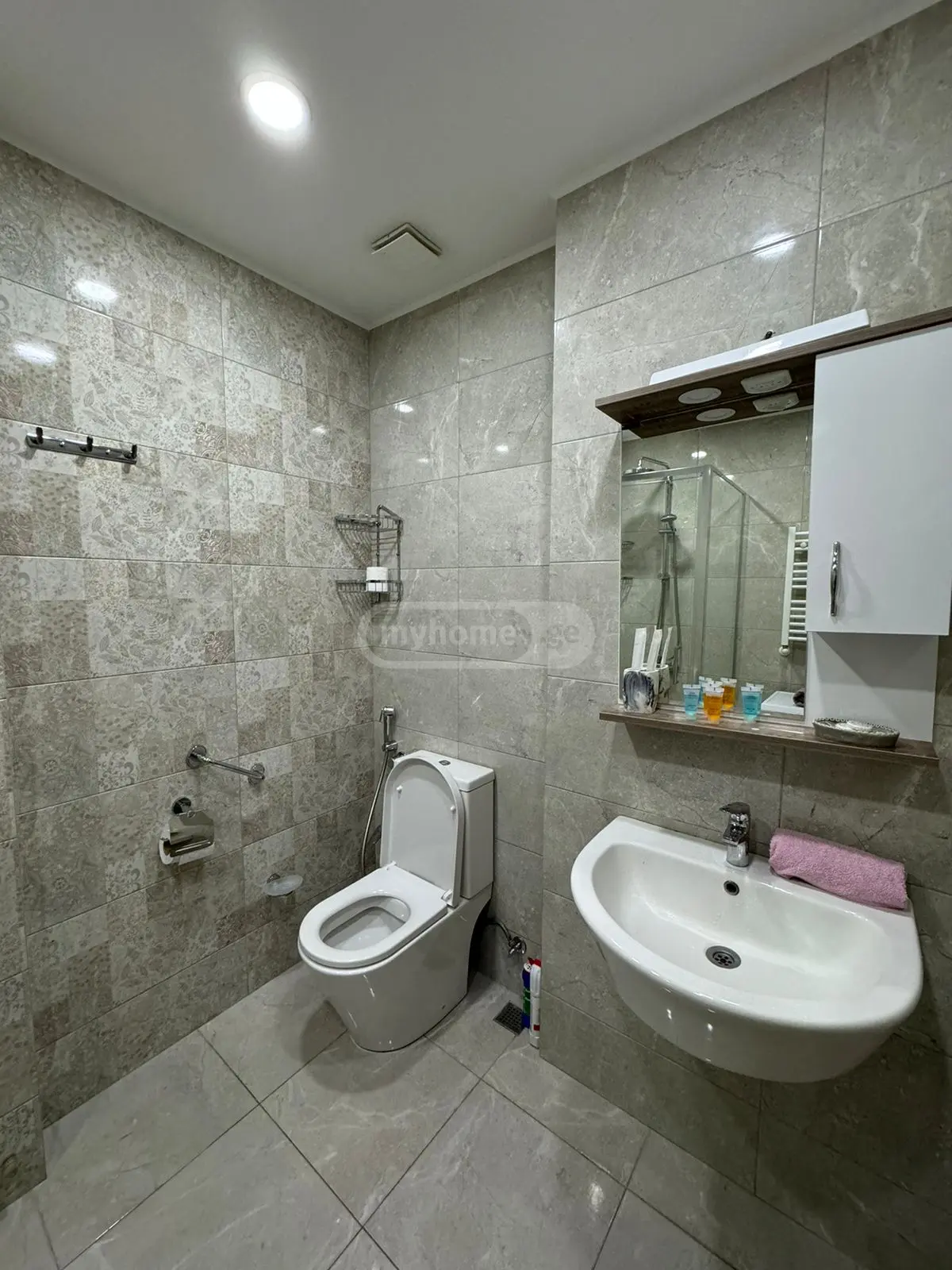 Daily Rent 2 Room Apartment, 2 of 10